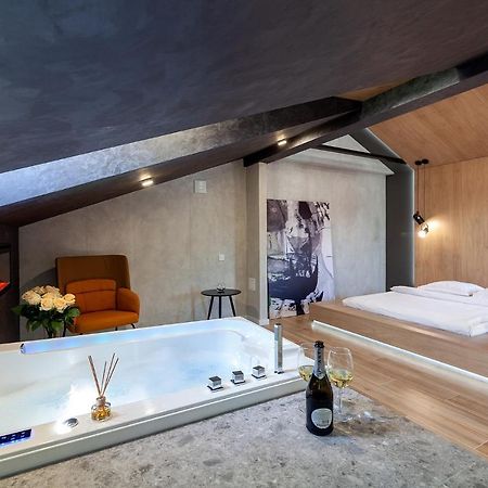 Royal Vip Jacuzzi Apart Lviv Kültér fotó