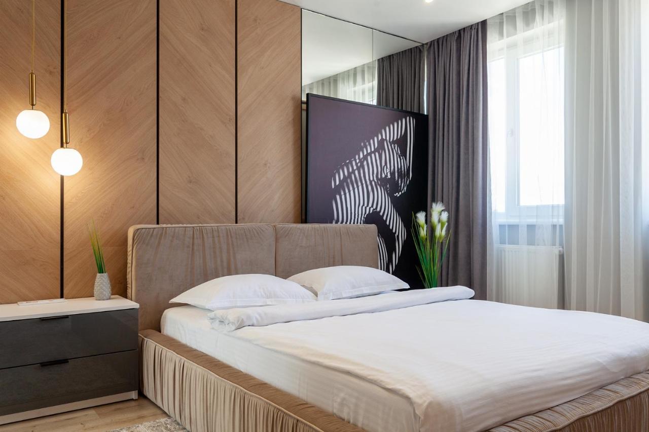 Royal Vip Jacuzzi Apart Lviv Kültér fotó