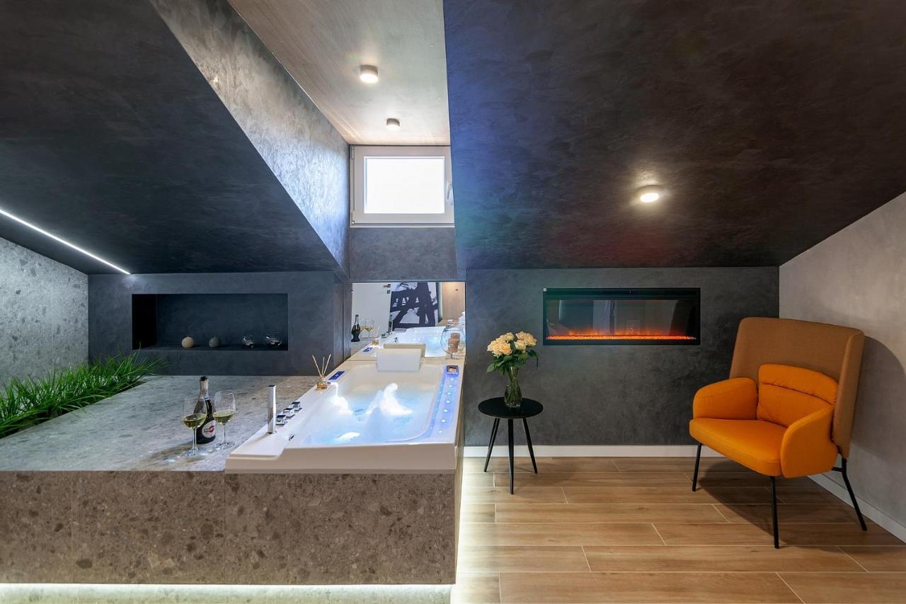 Royal Vip Jacuzzi Apart Lviv Kültér fotó