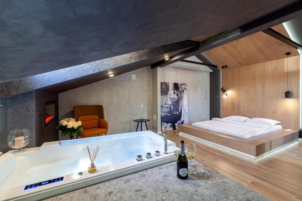 Royal Vip Jacuzzi Apart Lviv Kültér fotó