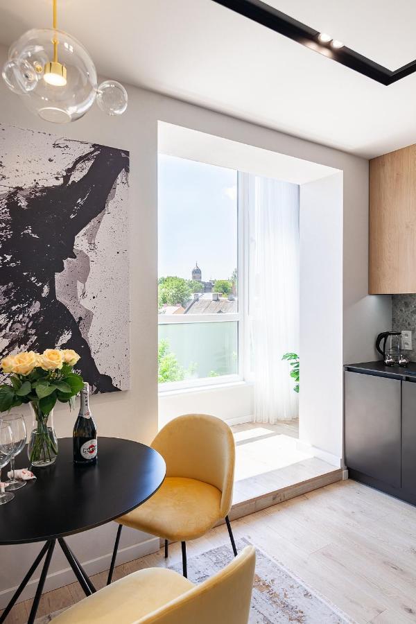Royal Vip Jacuzzi Apart Lviv Kültér fotó