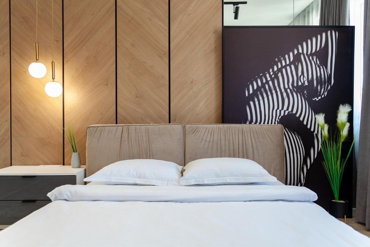 Royal Vip Jacuzzi Apart Lviv Kültér fotó