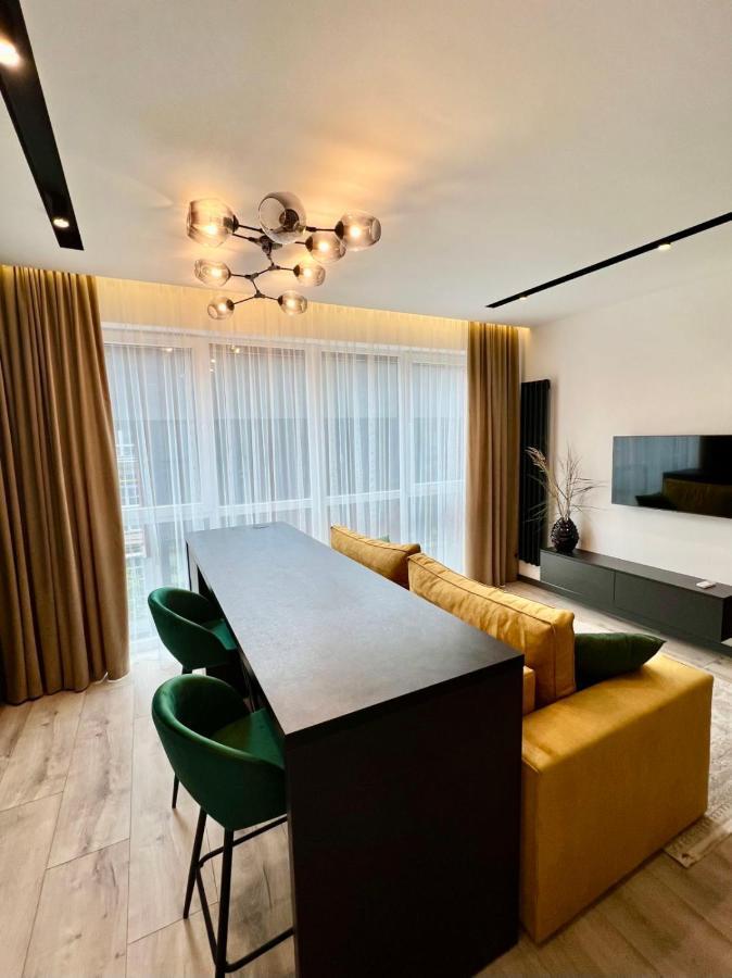 Royal Vip Jacuzzi Apart Lviv Kültér fotó