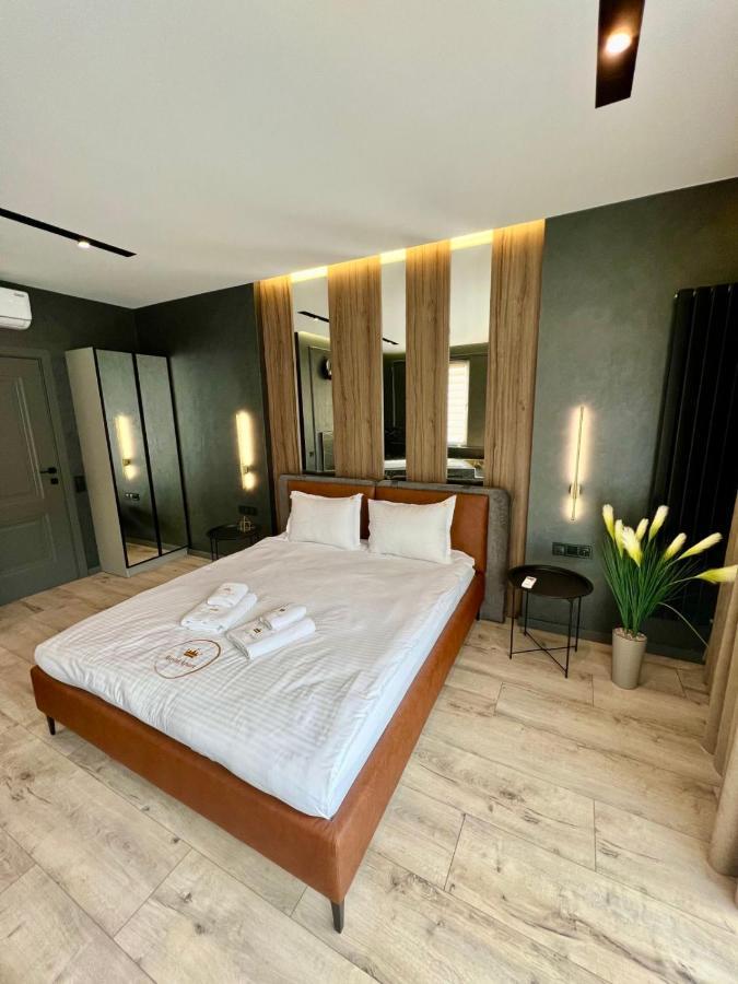 Royal Vip Jacuzzi Apart Lviv Kültér fotó