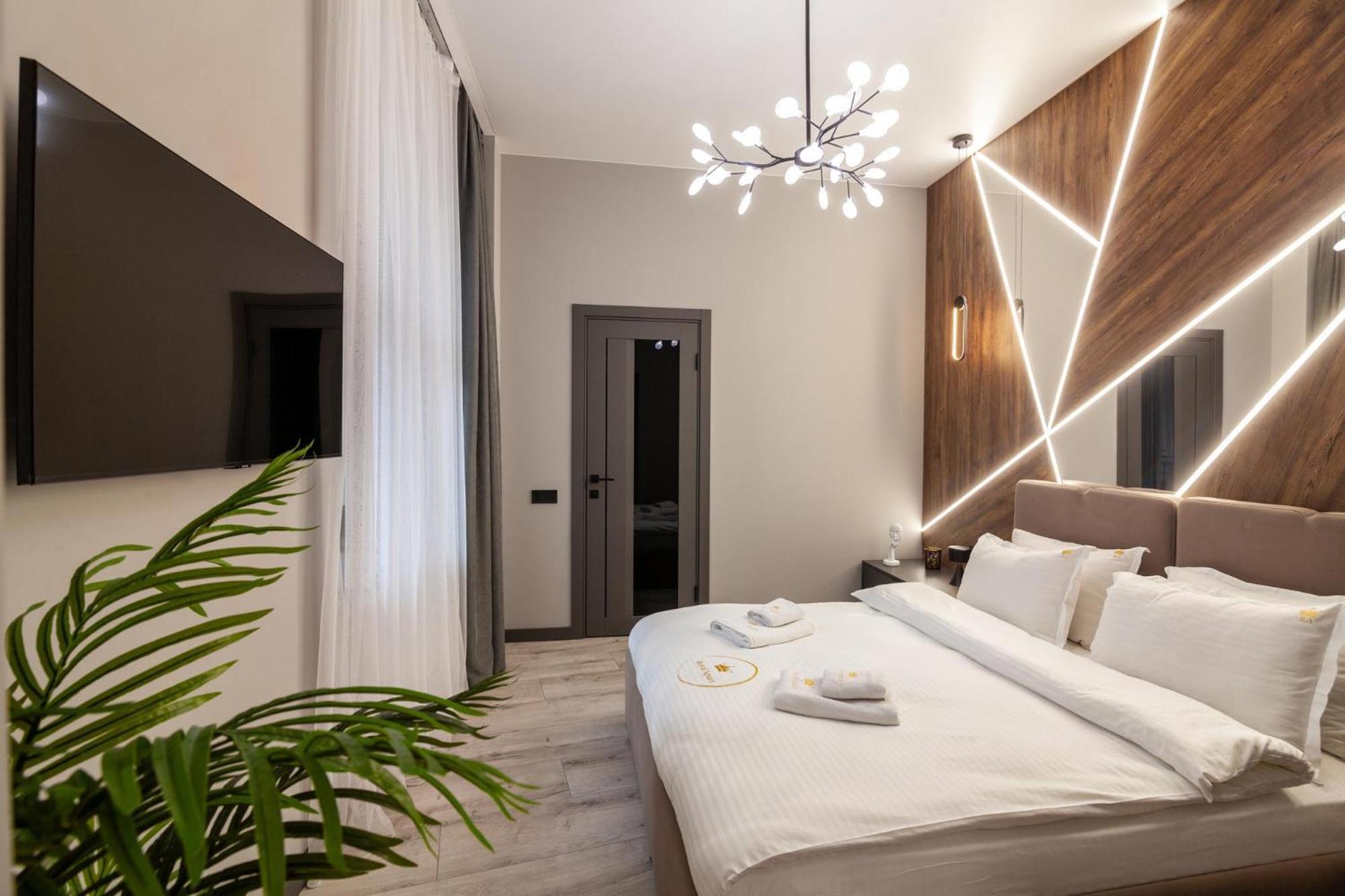 Royal Vip Jacuzzi Apart Lviv Kültér fotó