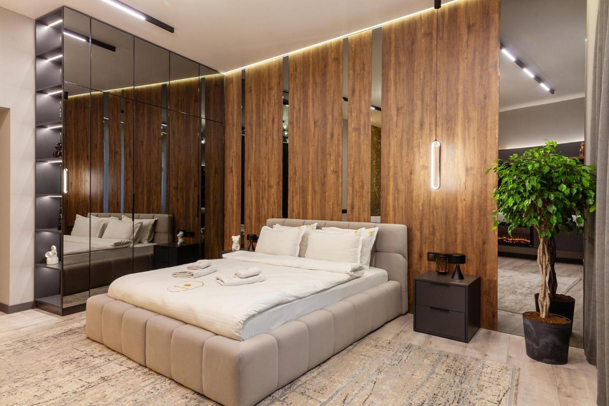 Royal Vip Jacuzzi Apart Lviv Kültér fotó