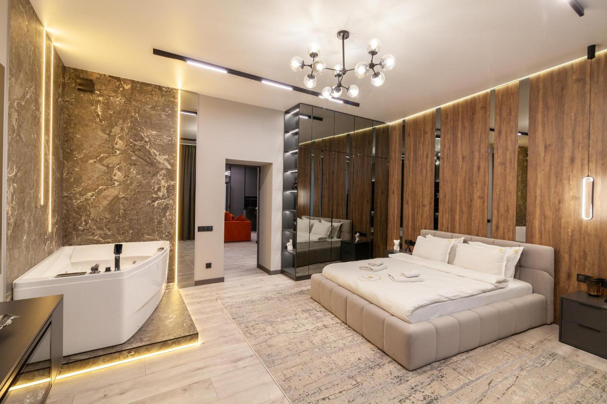 Royal Vip Jacuzzi Apart Lviv Kültér fotó